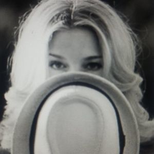 Meet your Posher, Kira